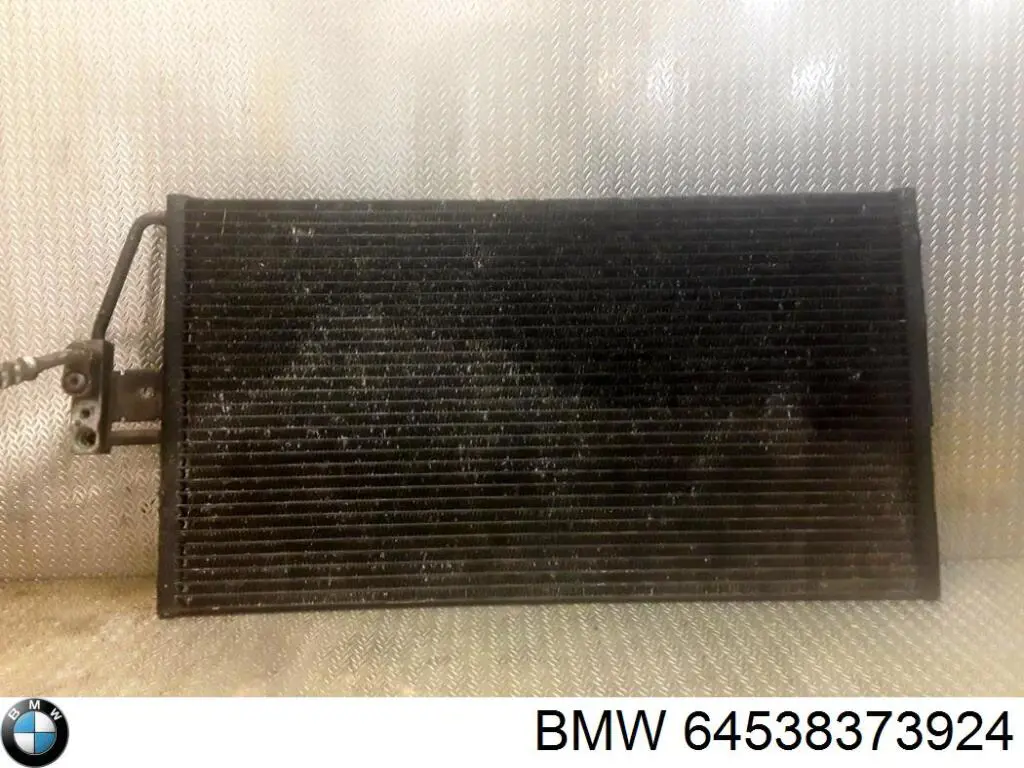 64538373924 BMW condensador aire acondicionado