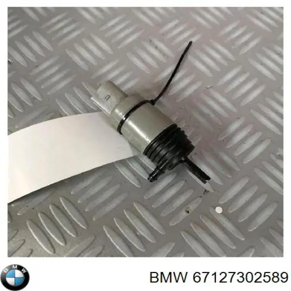 67127302589 BMW Bomba de limpiaparabrisas delantera