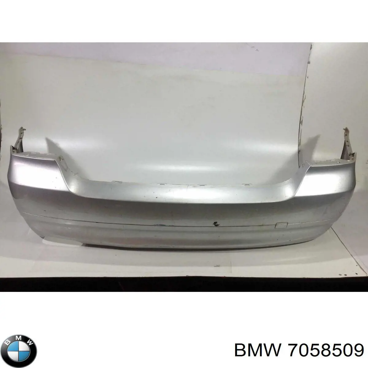 Paragolpes trasero VAN Wezel 0657544