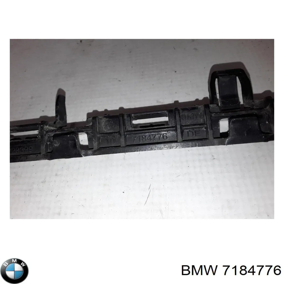 Comprar 7184776 BMW Soporte de moldura exterior del estribo derecho