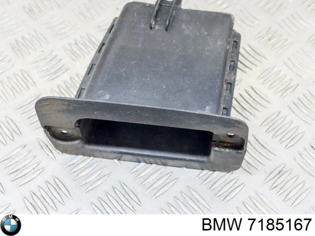 7185167 BMW Deflector de aire del radiador izquierdo