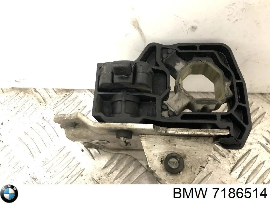 Soporte de paragolpes delantero derecho BMW 7186514