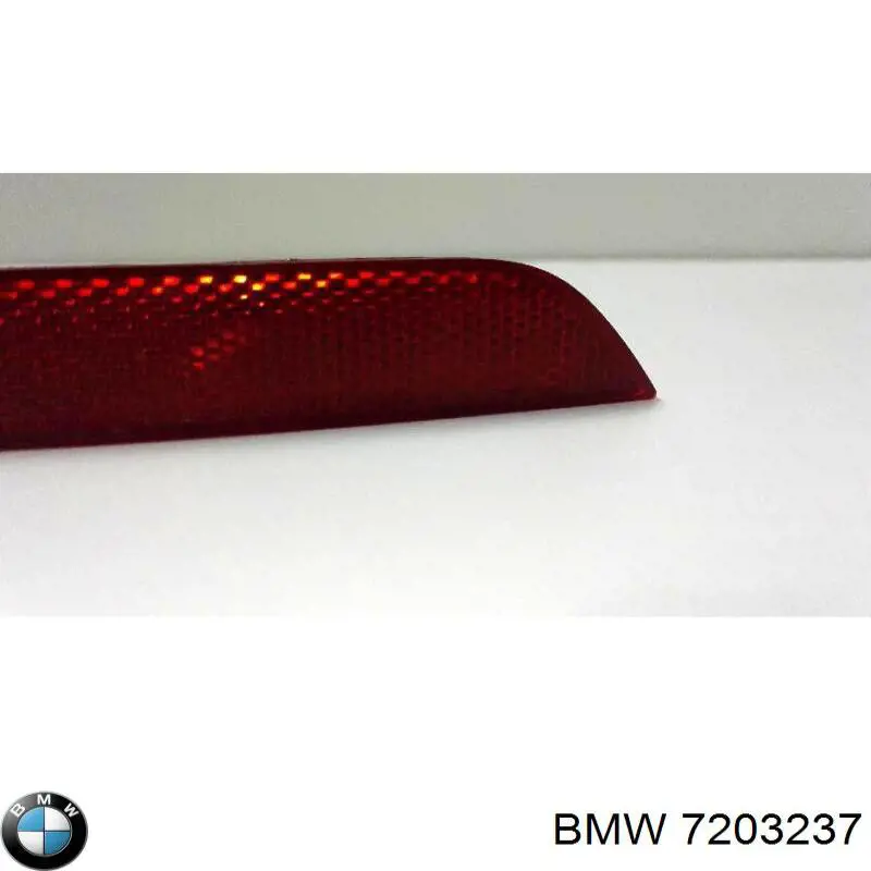 Reflector trasero izquierdo del parachoques 7203237 BMW