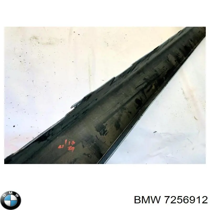 Moldura exterior derecha del umbral 7256912 BMW