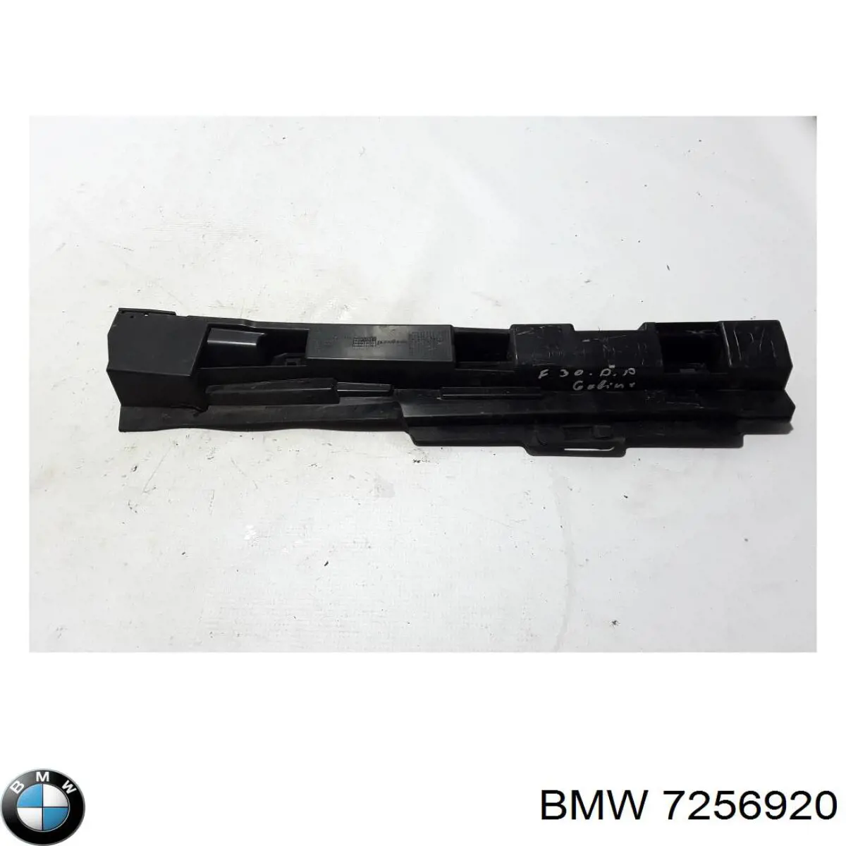 Soporte de moldura exterior del estribo derecho BMW 7256920 precio, desde 50,82 EUR