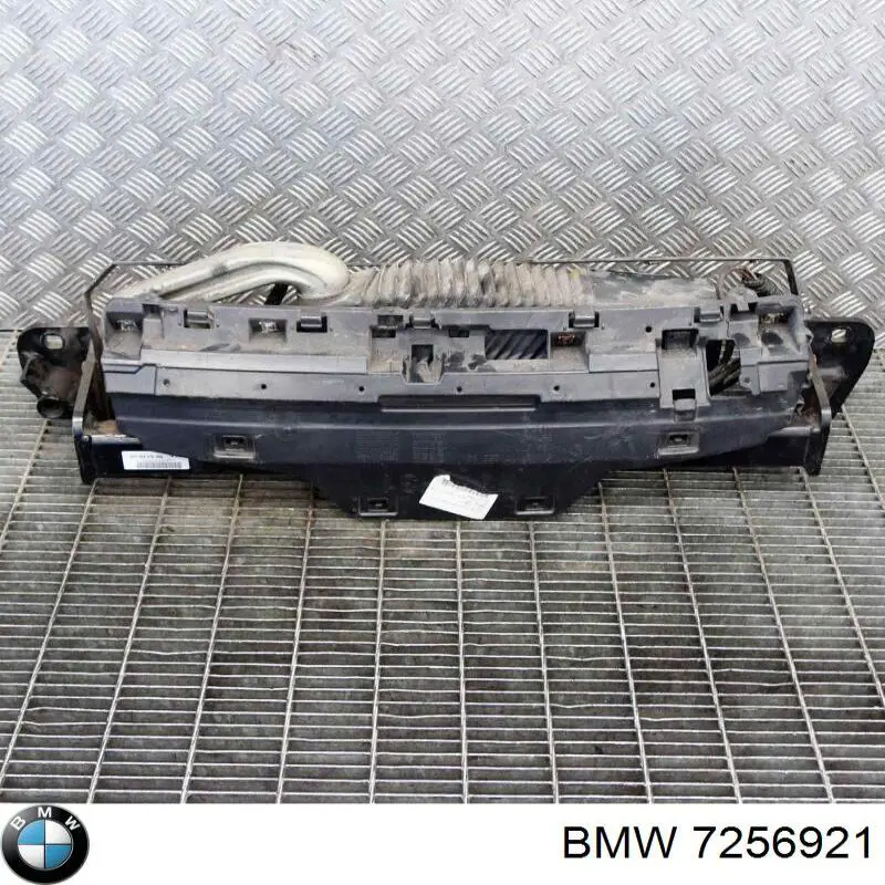 Soporte central del parachoques trasero BMW 7256921 precio, desde 37,80 EUR