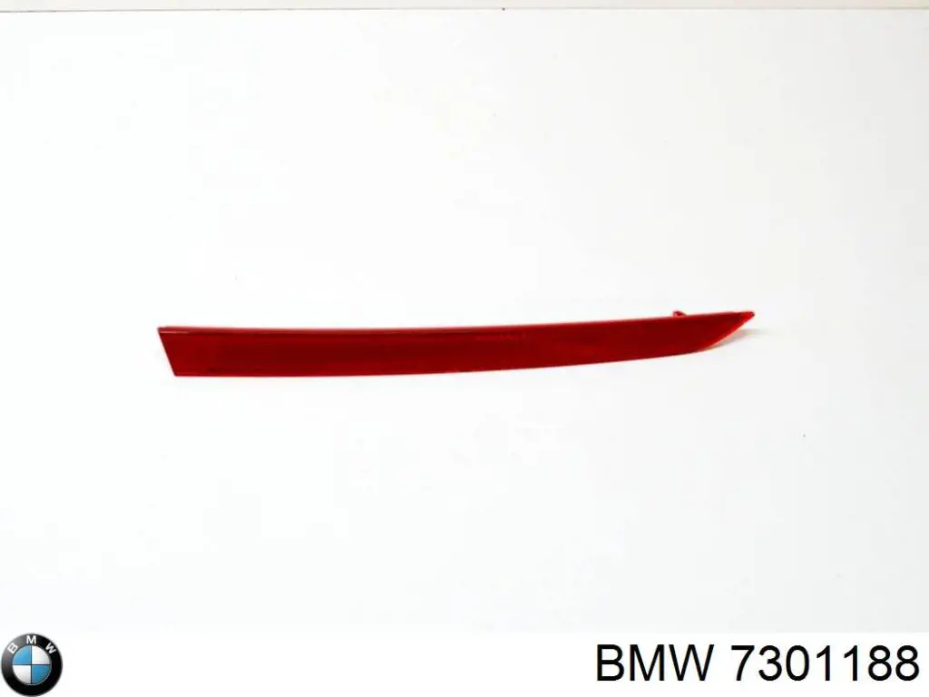 7301188 BMW reflector, parachoques trasero, derecho