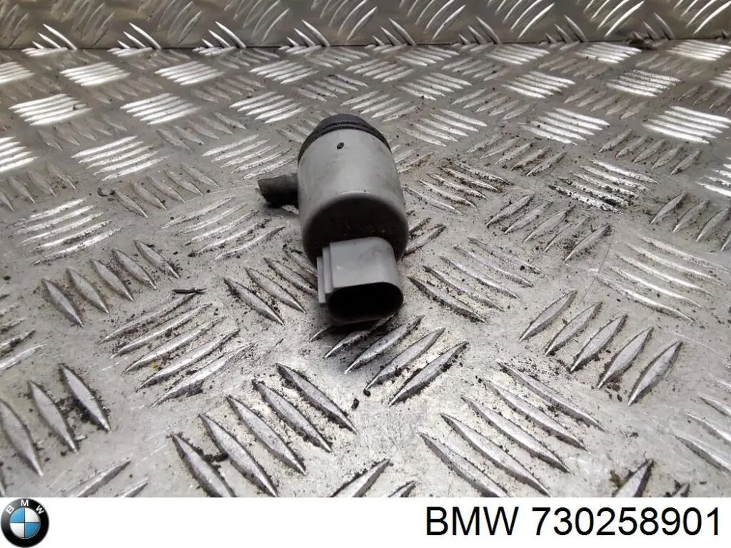 730258901 BMW Bomba de agua de lavado, lavado de parabrisas, delantera