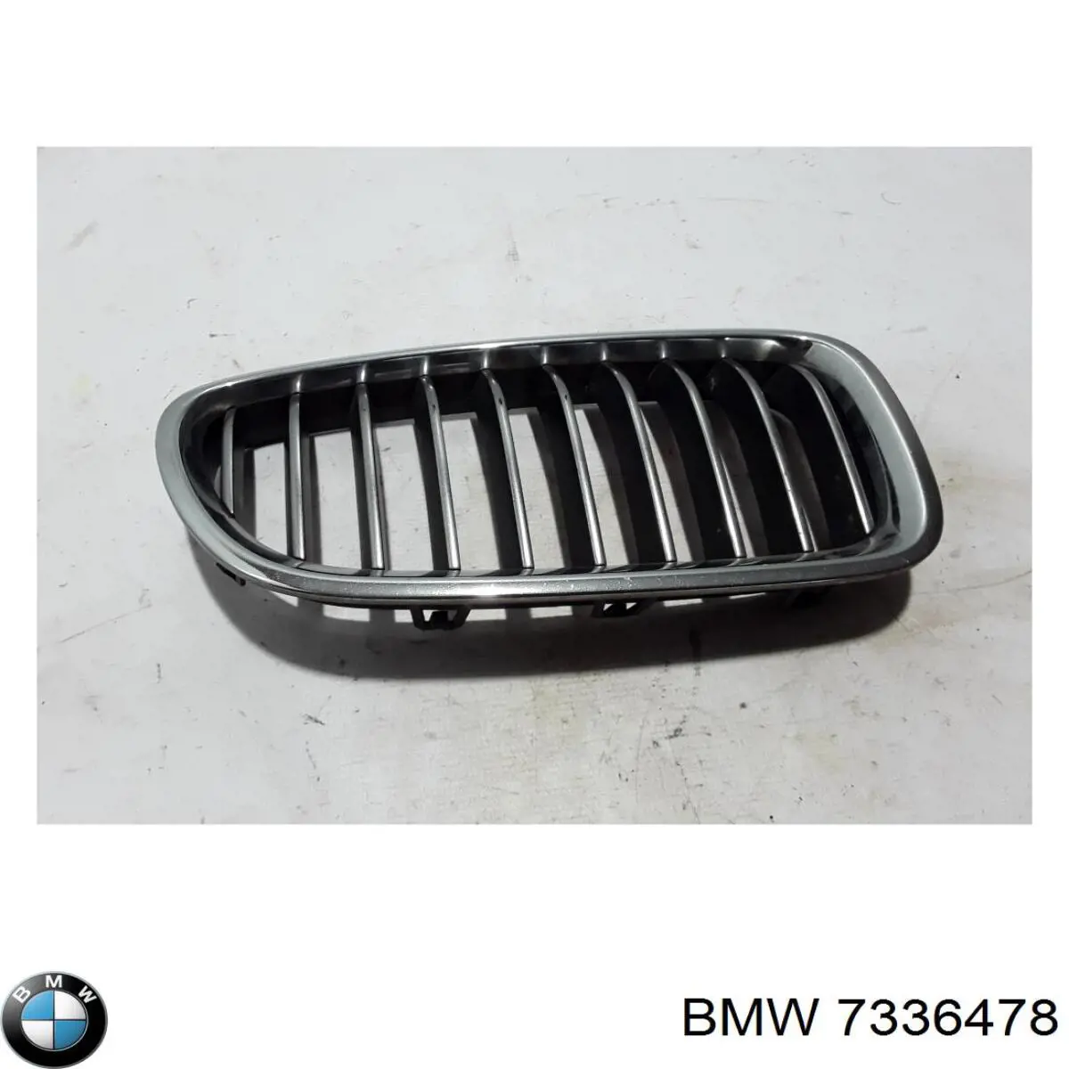 Rejilla derecha del radiador 7336478 BMW