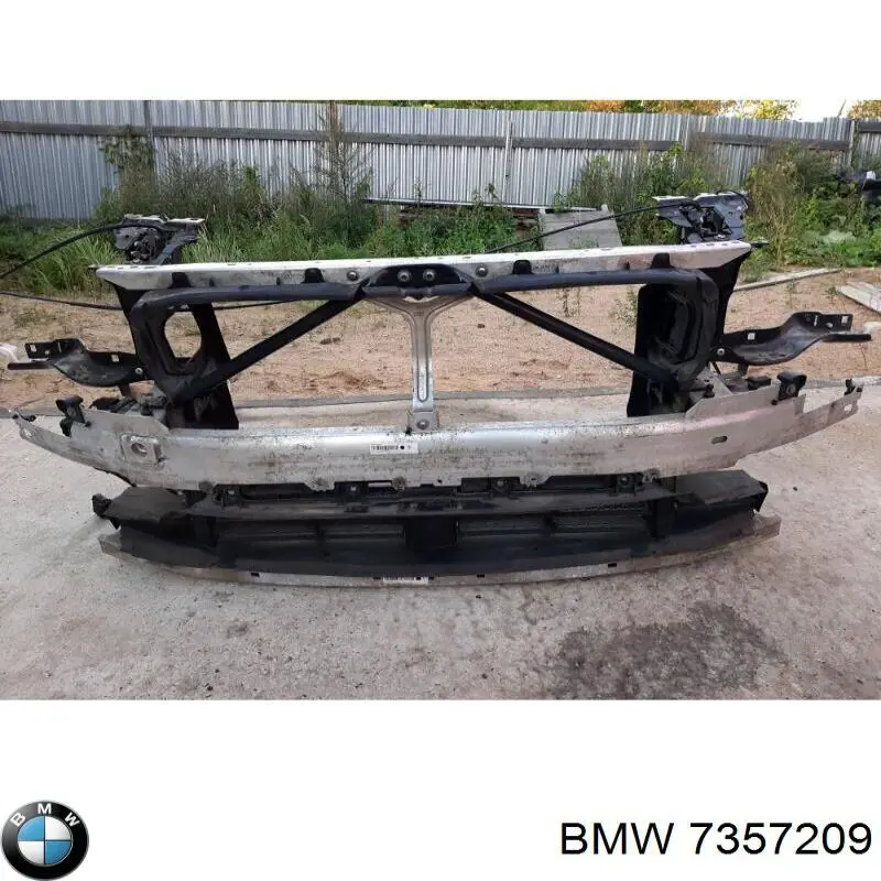 7357209 BMW Soporte de radiador superior (panel de montaje para foco)