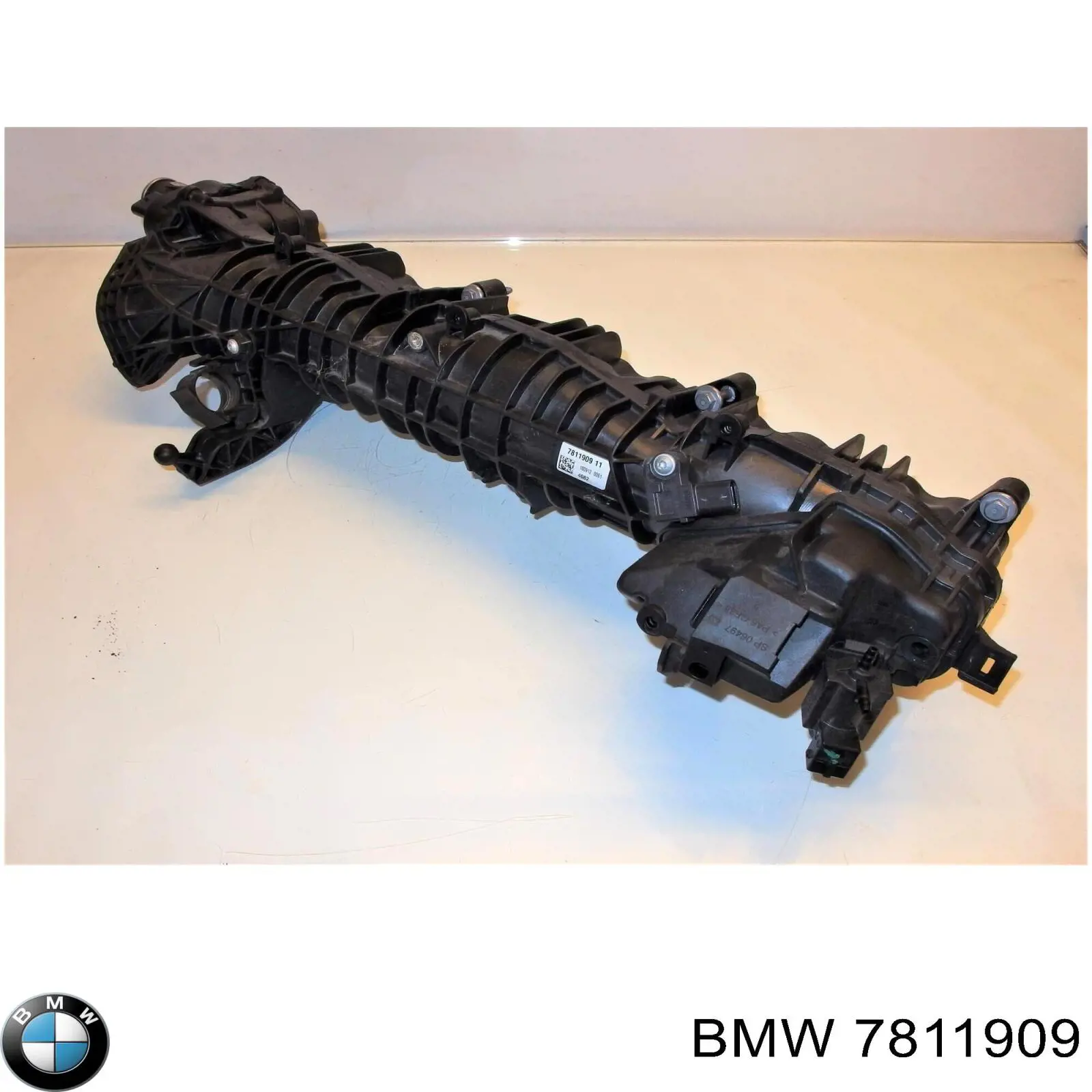 7811909 BMW Colectores de admisión
