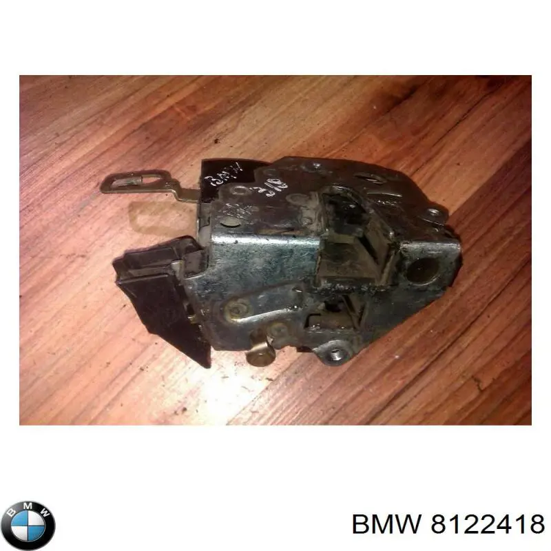Cerradura de puerta delantera derecha 8122418 BMW