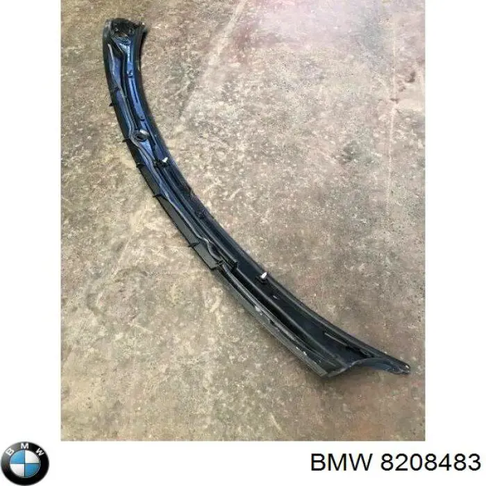 8208483 BMW rejilla de limpiaparabrisas