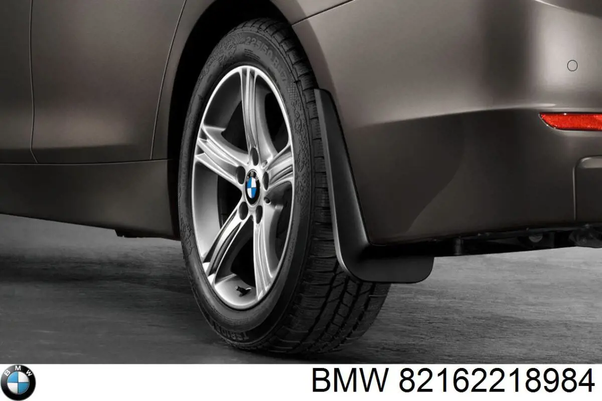 82162218984 BMW Juego de faldillas guardabarro traseros