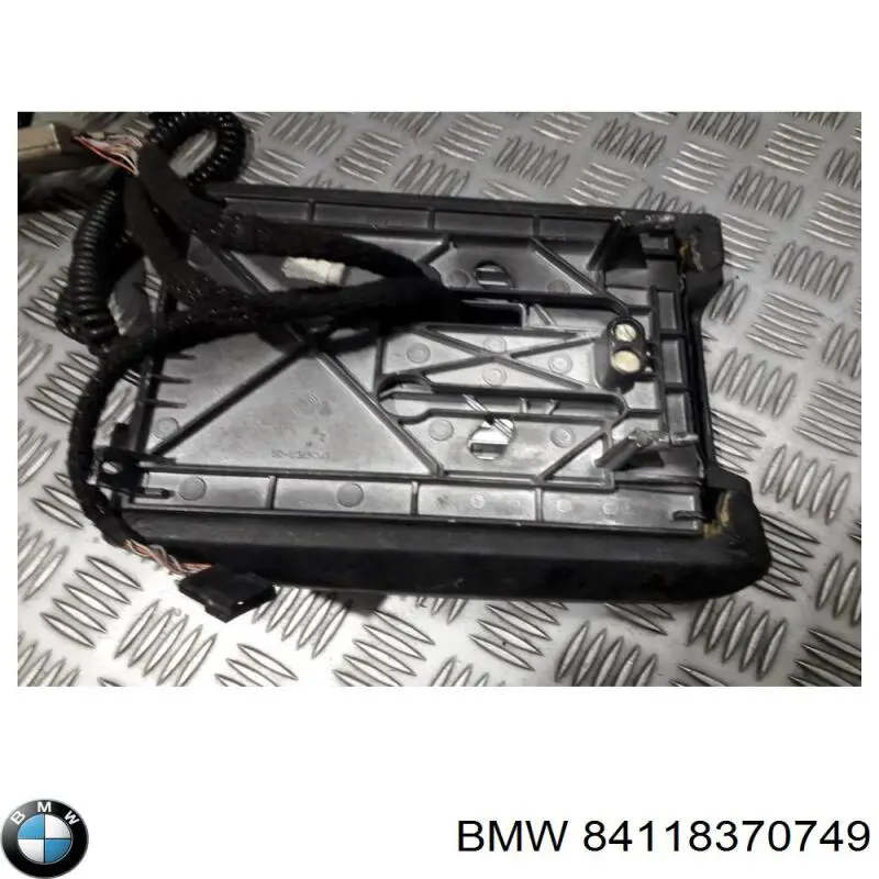 84118370749 BMW