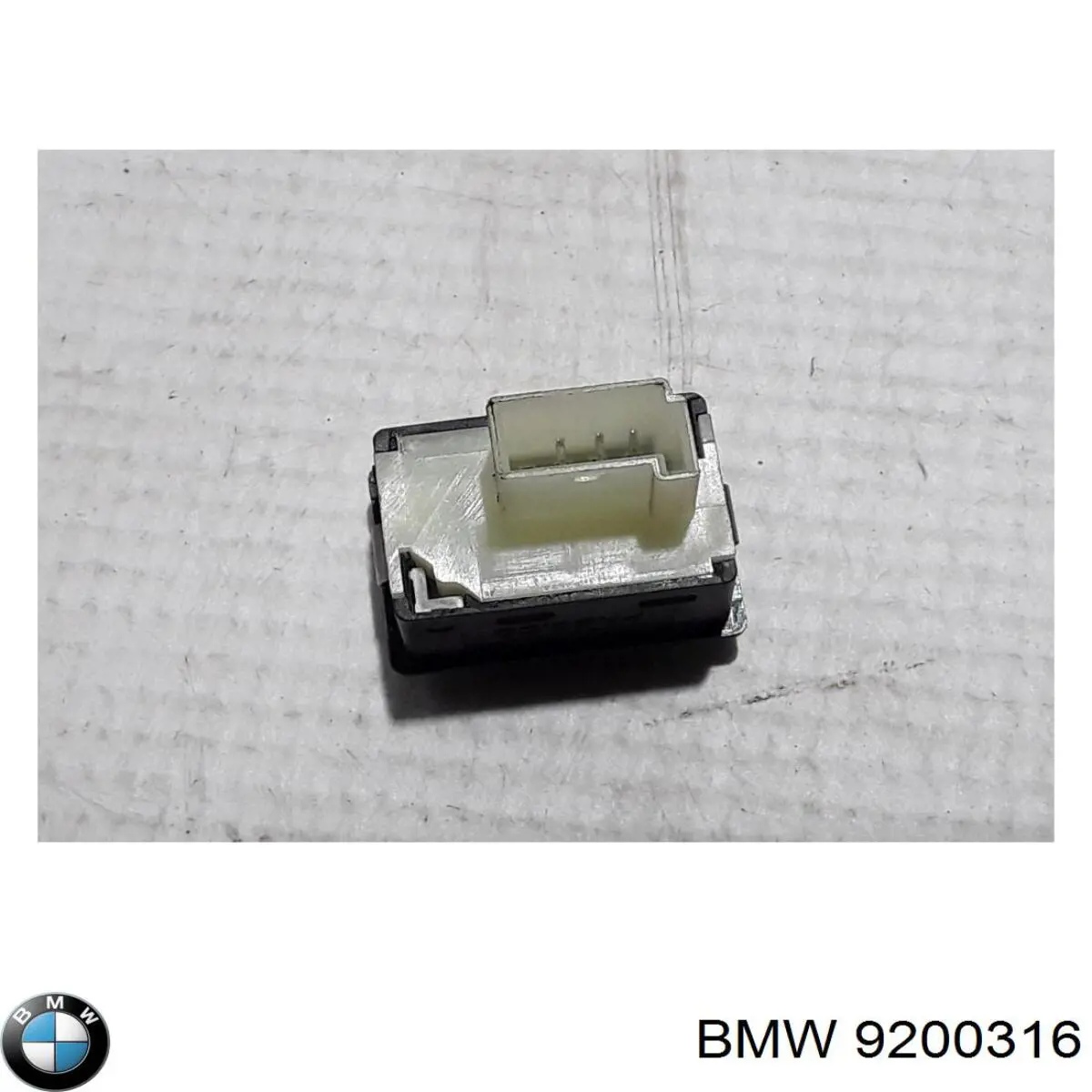 9200316 BMW Botón interior de apertura de maletero