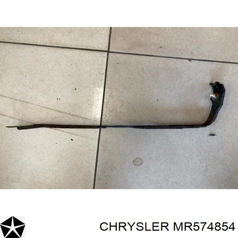 Soporte del parachoques trasero derecho MR574854 Chrysler