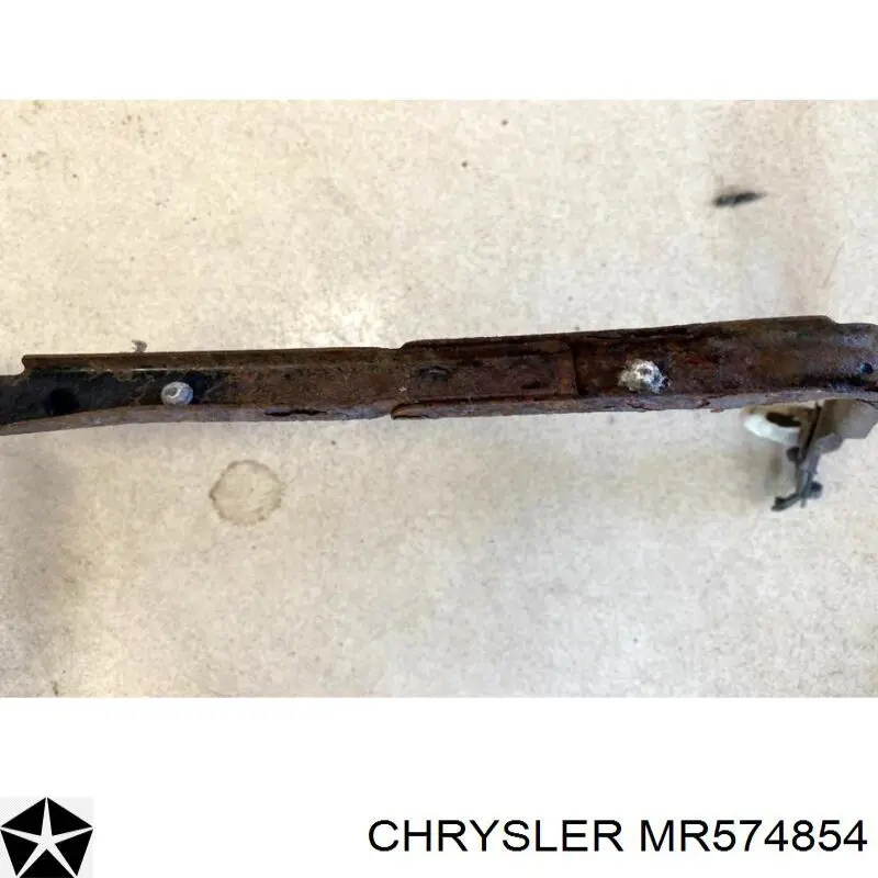 Comprar MR574854 Chrysler Soporte del parachoques trasero derecho