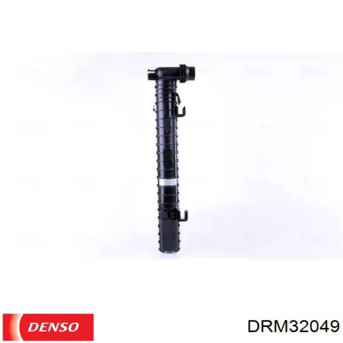 DRM32049 Denso radiador
