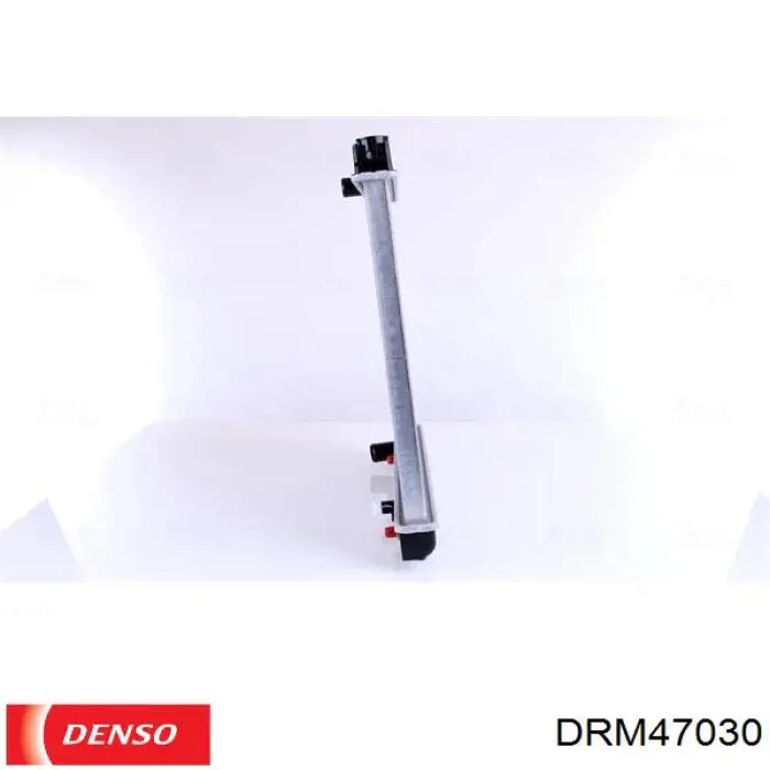 DRM47030 Denso radiador