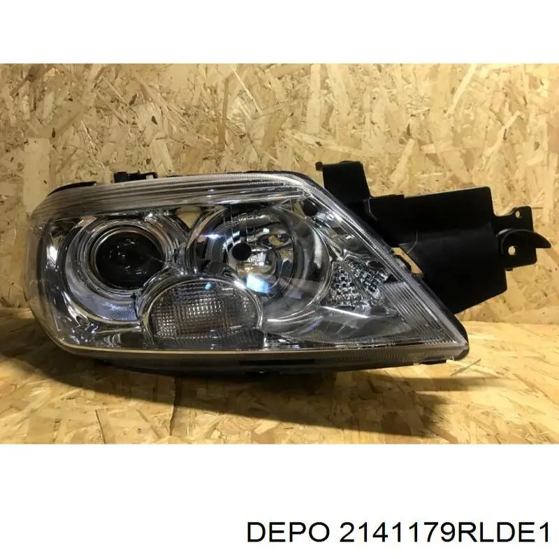 Luz derecha para Mitsubishi Outlander I CU