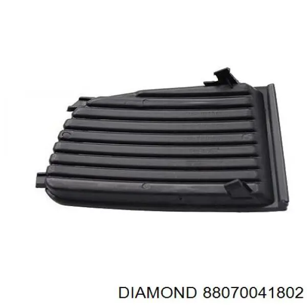88070041802 Diamond/DPA moldura de parachoques delantero derecho