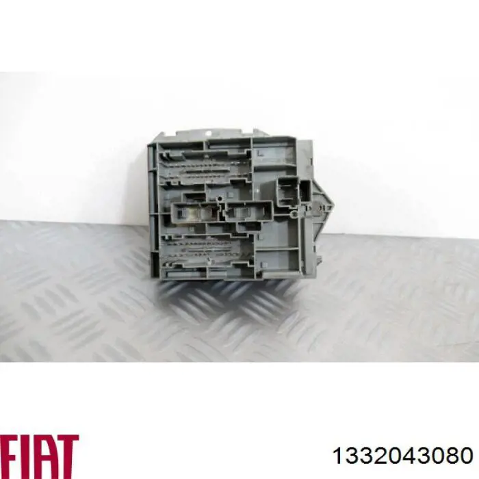 Comprar 1332043080 Fiat/Alfa/Lancia Caja de fusibles