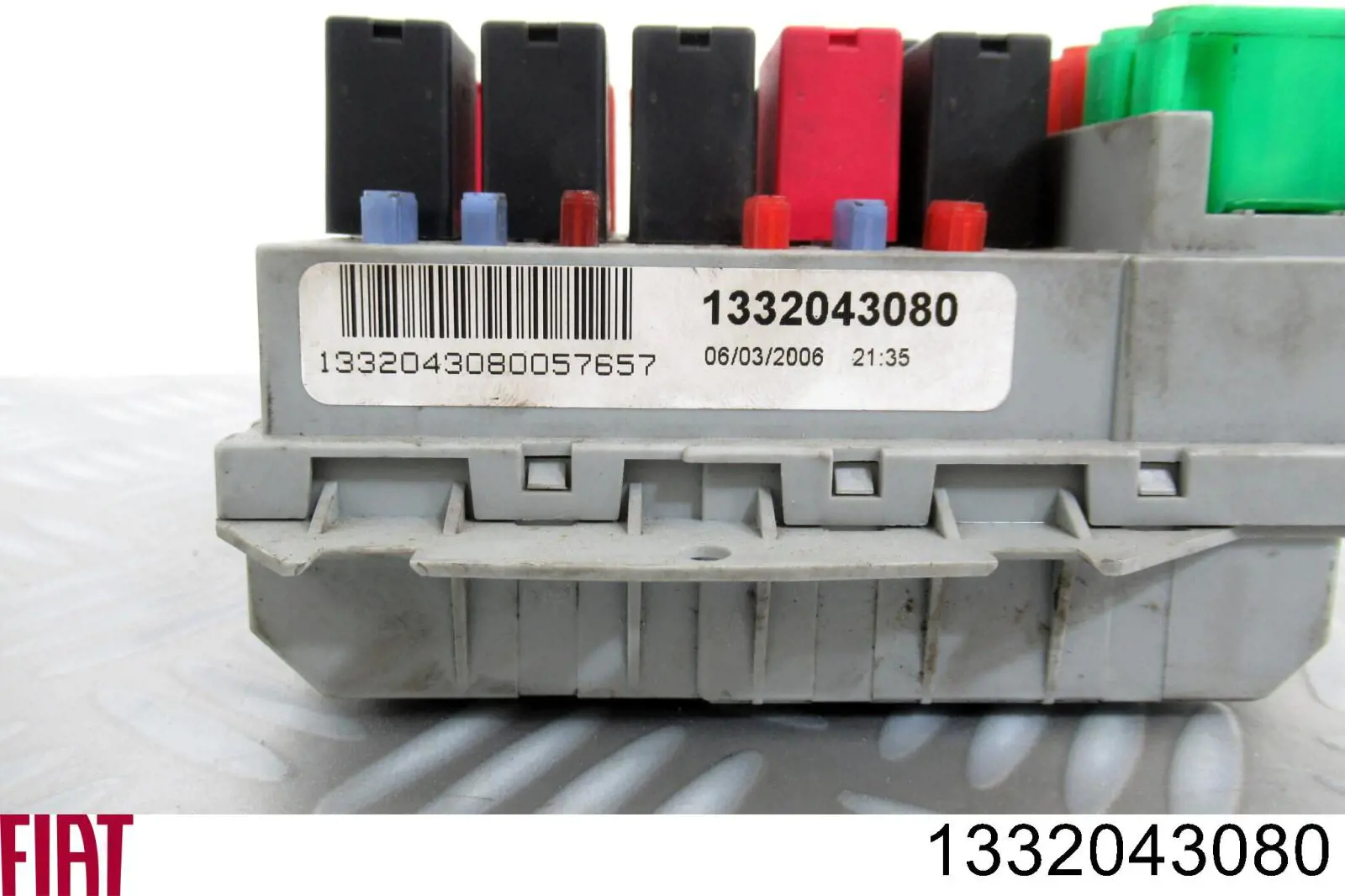1332043080 Fiat/Alfa/Lancia Caja de relés y fusibles