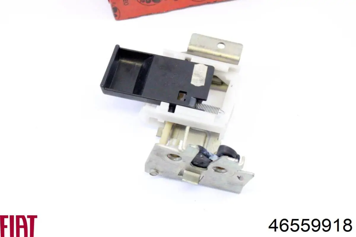 Moldura de parachoques trasero derecho Alfa Romeo 147 937