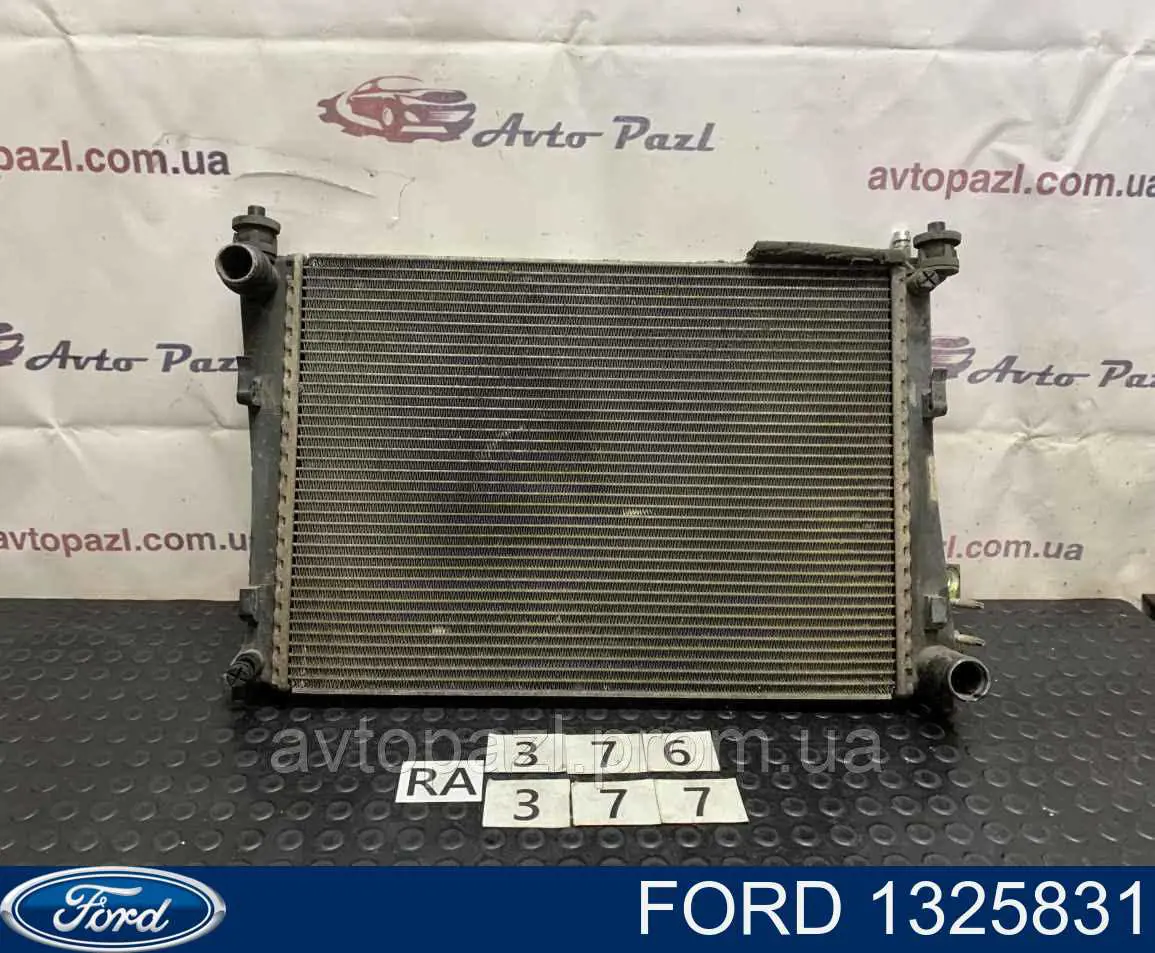 1325831 Ford radiador
