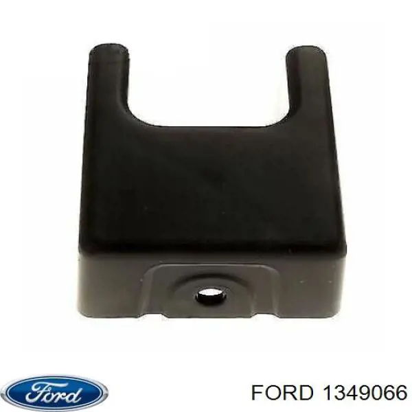 1253842 Ford soporte de parachoques trasero central