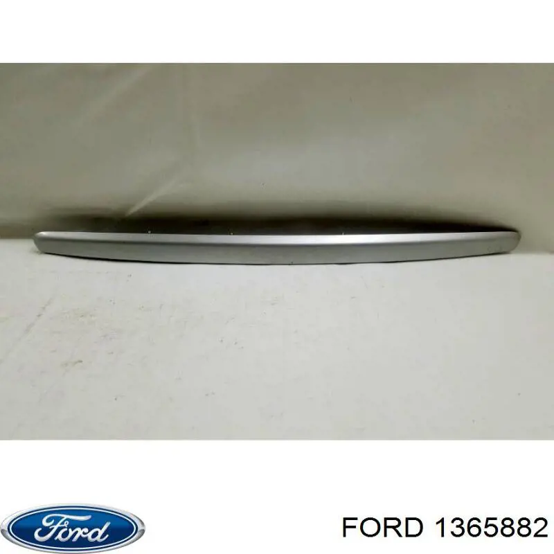 Moldura de tapa del maletero Ford 1365882