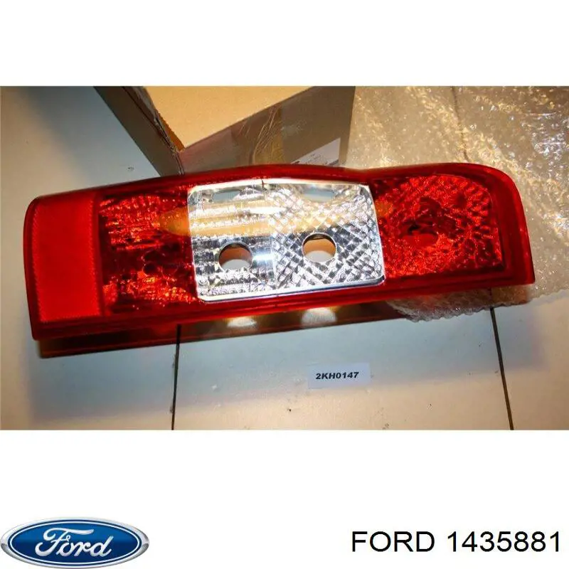 1435881 Ford piloto posterior izquierdo