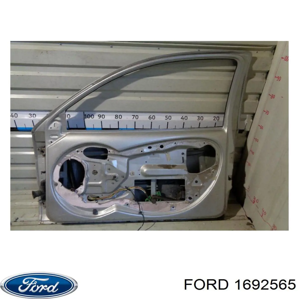 Comprar 1692565 Ford Puerta delantera derecha