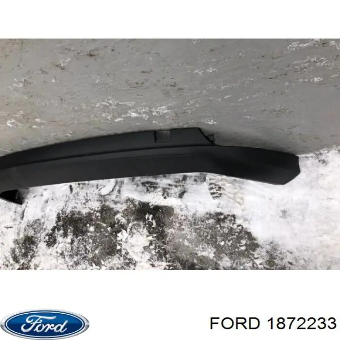 Alerón parachoques trasero para Ford Focus (CB8)