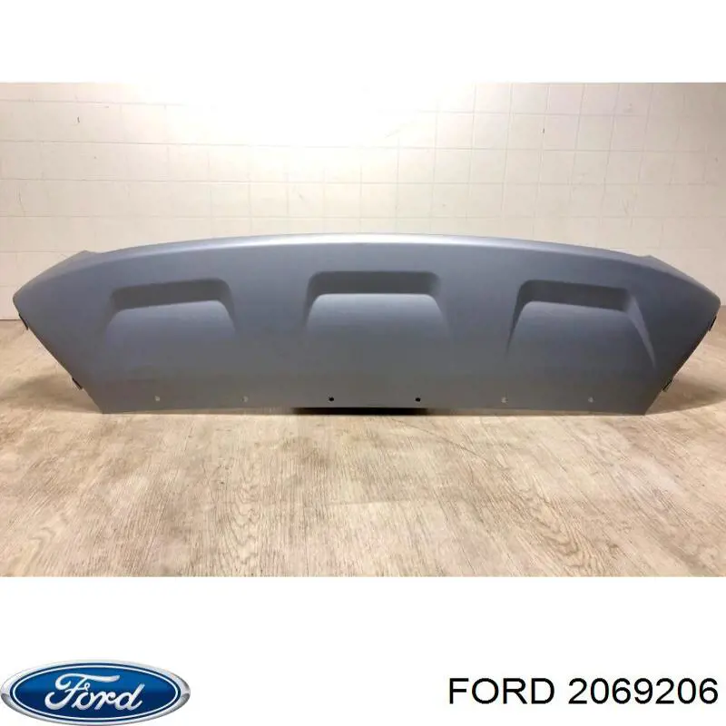 2069206 Ford moldura de parachoques delantero central