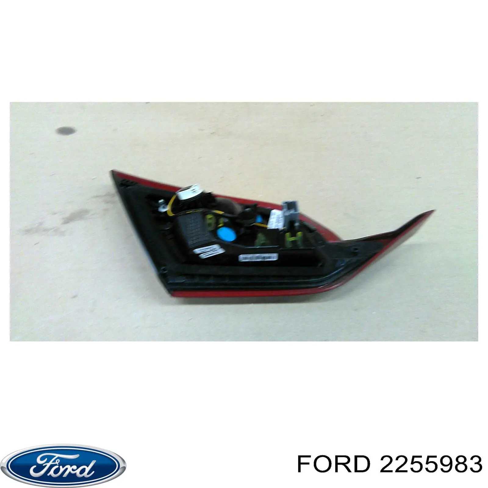 Piloto trasero exterior derecho Ford 2255983 precio, desde 97,28 EUR