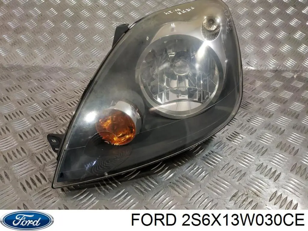 Faro Ford 2S6X13W030CE precio, desde 68,24 EUR
