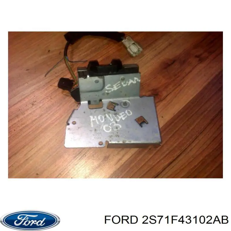 2S71F43102AD Ford cerradura de maletero