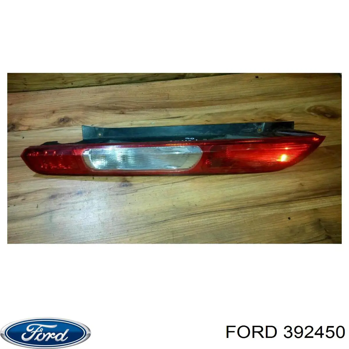 392450 Ford Piloto trasero derecho