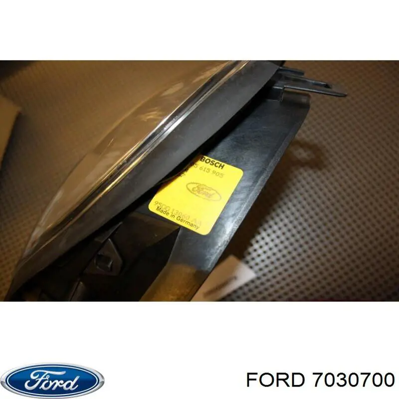 7030700 Ford cristal de faro derecho