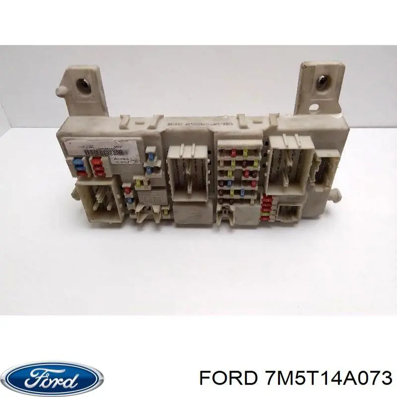 7M5T14A073 Ford Caja de relés y fusibles