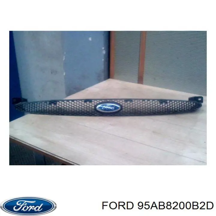 1056447 Ford rejilla de radiador