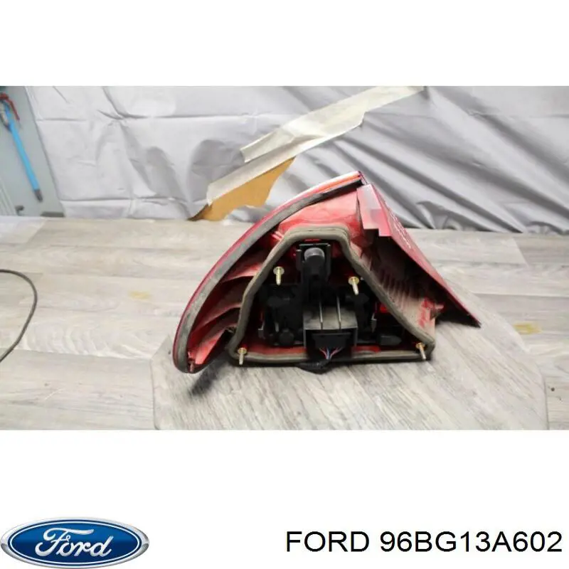 Piloto trasero derecho 1119437 Ford