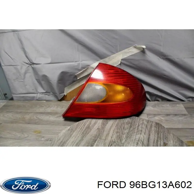 96BG13A603 Ford piloto posterior derecho