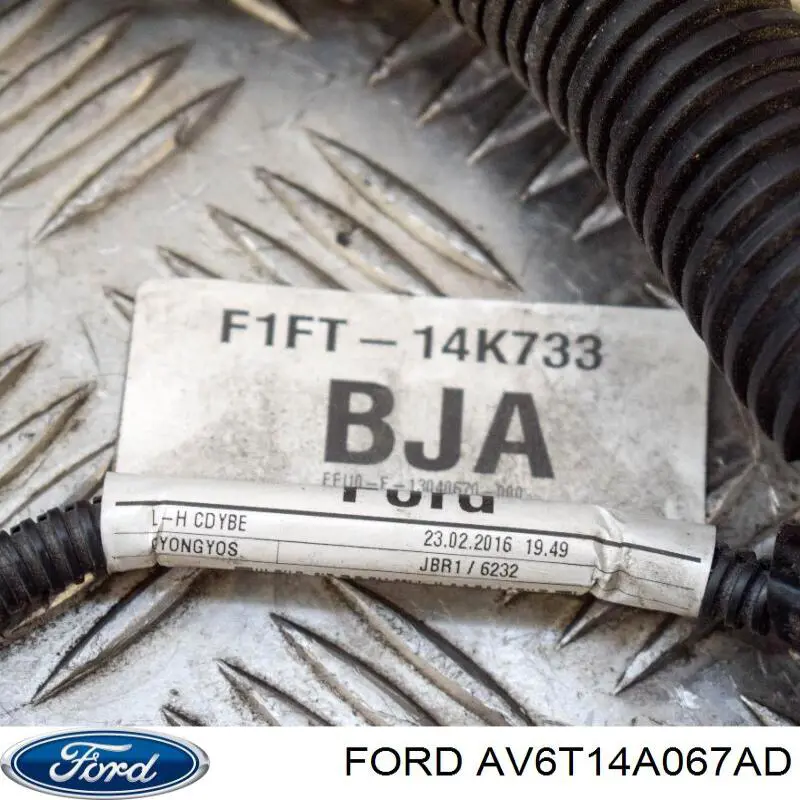 AV6T14A067AD Ford Caja de relés y fusibles