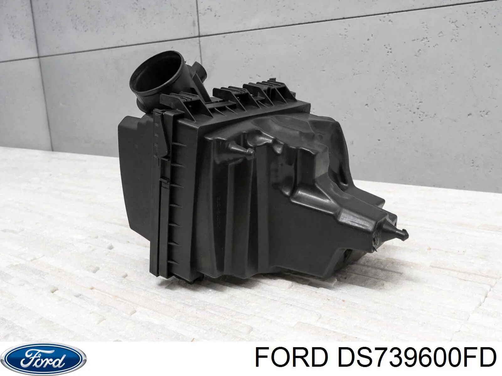 DS739600FD Ford casco de filtro de aire, parte superior