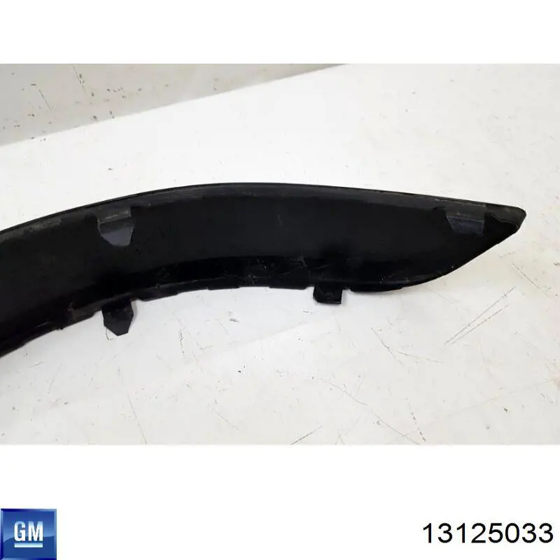 13125033 General Motors Moldura de parachoques trasero izquierdo
