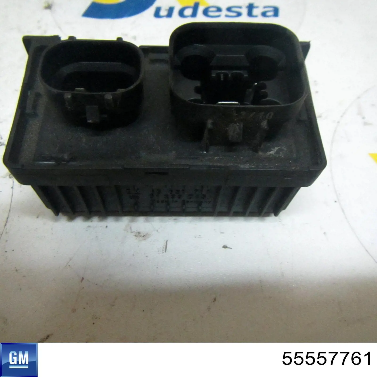 Relé de los calentadores 55557761 General Motors