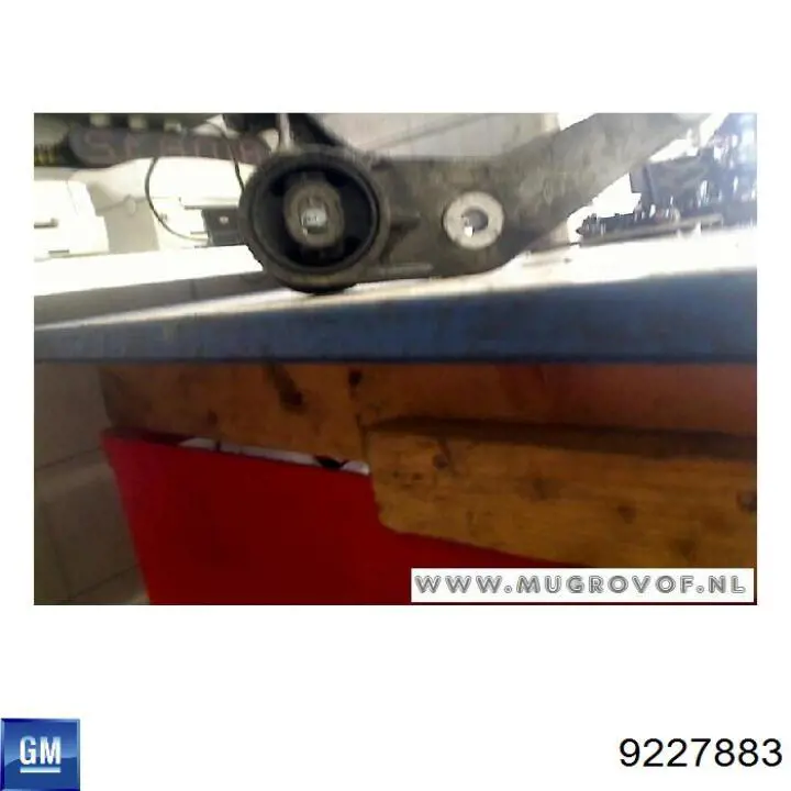 9227883 General Motors Soporte del soporte trasero del motor